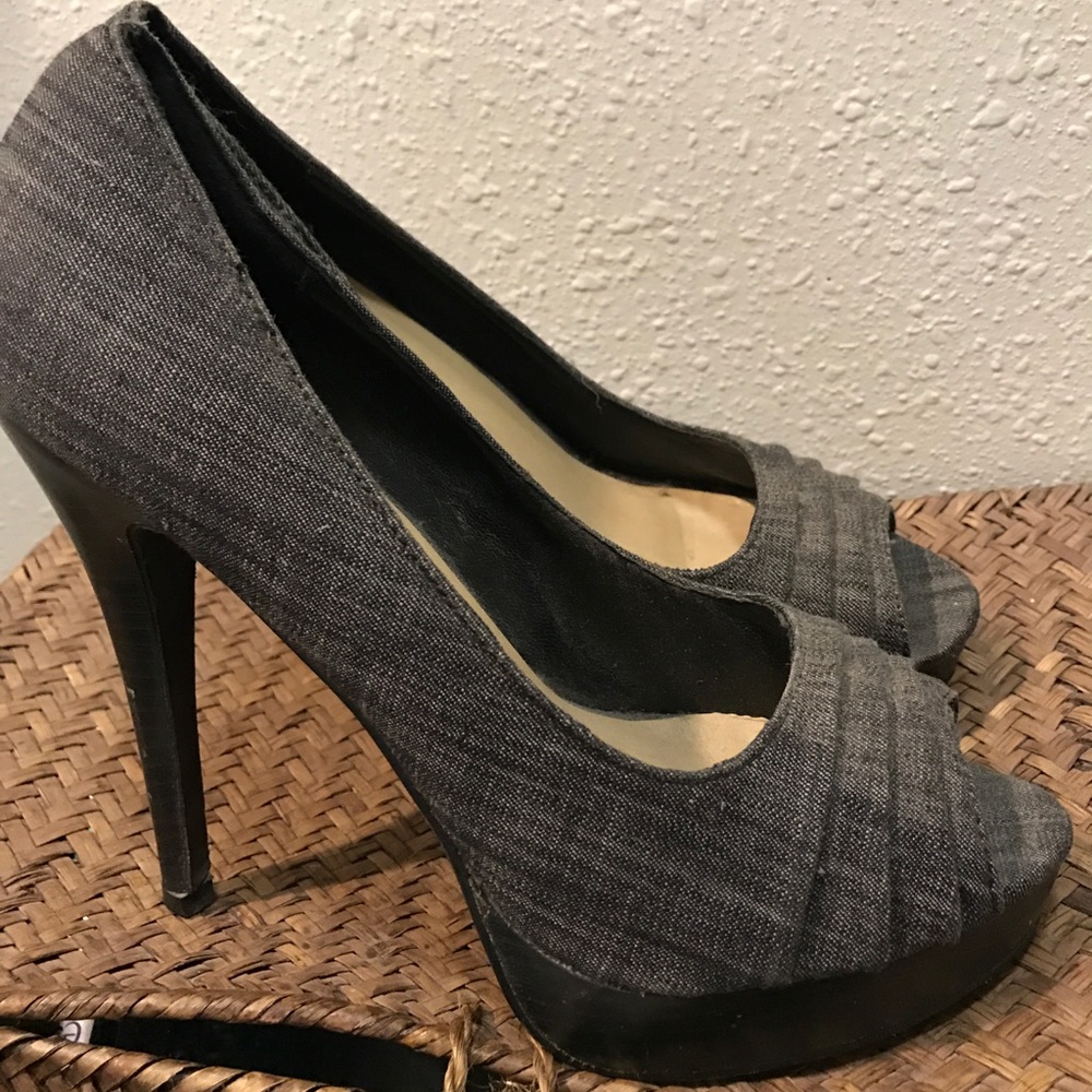 Pretty heels 👠 like a jean material